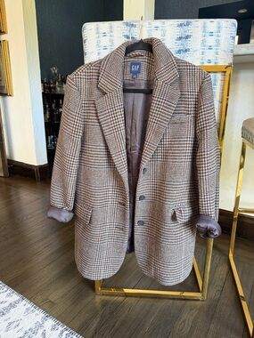 GAP Women’s Oversized Glen Plaid Blazer  in Brown and Cream